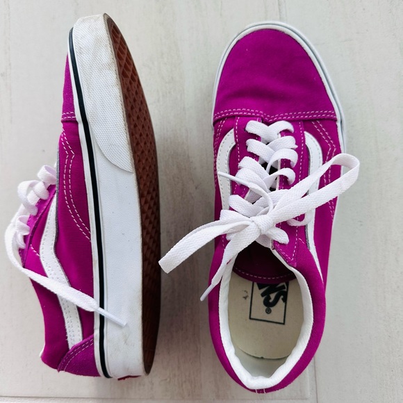 Vans • Size 6 • Magenta • Suede - Picture 3 of 4